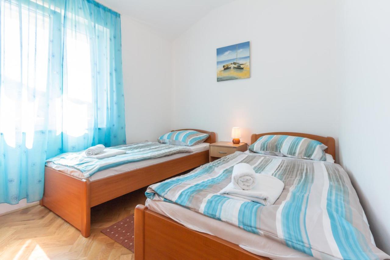 Apartments Ema & Mislav With Terrace Башка Екстер'єр фото